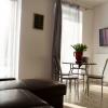 Apartament nr 7 - Pokój gościnny, salon, sofa, stolik, TV -  gdańsk wynajem